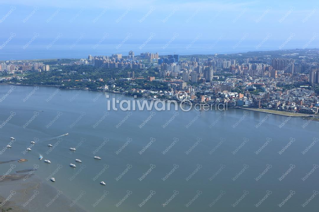 淡水河面渡船