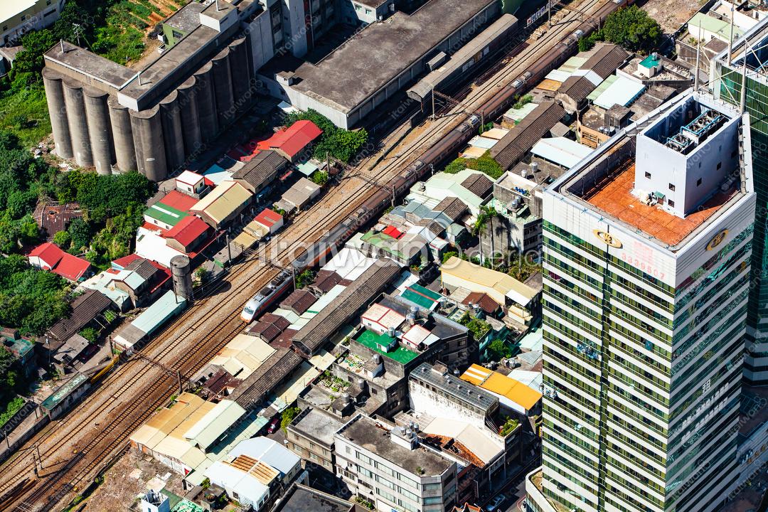 台鐵桃園路段火車