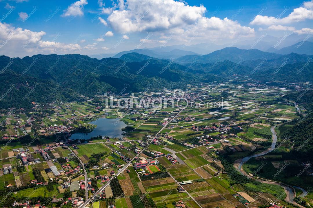 美濃中正湖湖及美濃鎮景